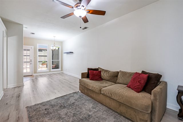 4132 Cole Avenue 102, Dallas, TX 75204