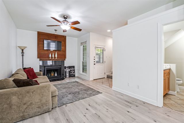 4132 Cole Avenue 102, Dallas, TX 75204