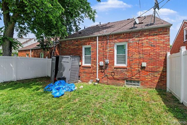 17333 Mansfield Street, Detroit, MI 48235