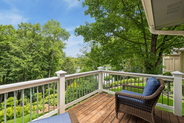 940 Brockton Lane N, Plymouth, MN 55447