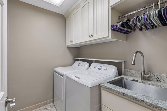 940 Brockton Lane N, Plymouth, MN 55447
