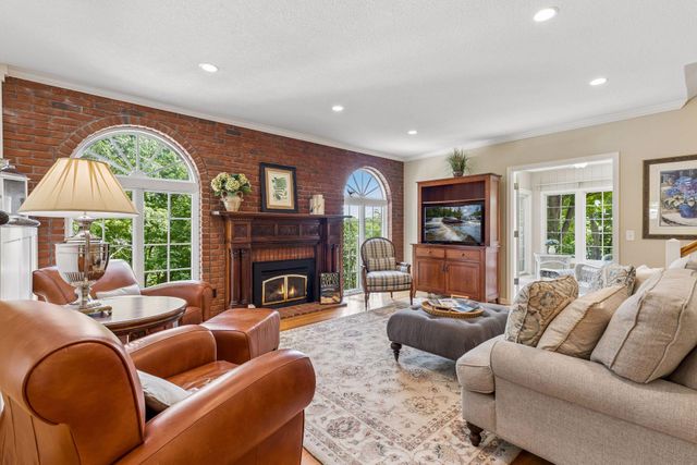 940 Brockton Lane N, Plymouth, MN 55447
