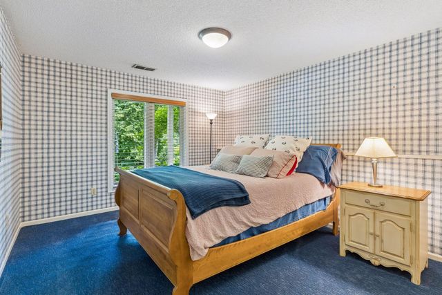 940 Brockton Lane N, Plymouth, MN 55447