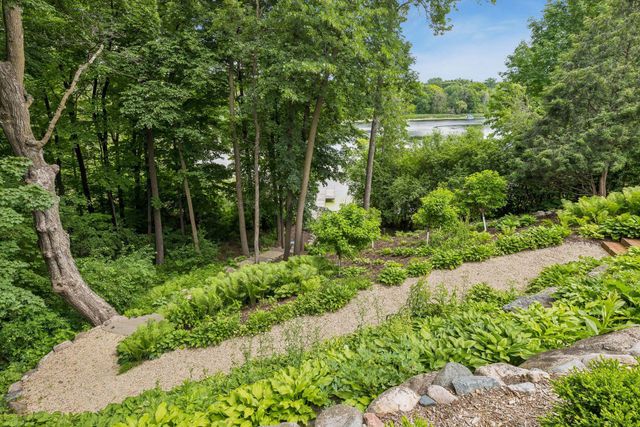 940 Brockton Lane N, Plymouth, MN 55447