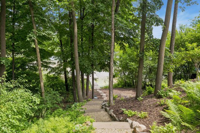 940 Brockton Lane N, Plymouth, MN 55447