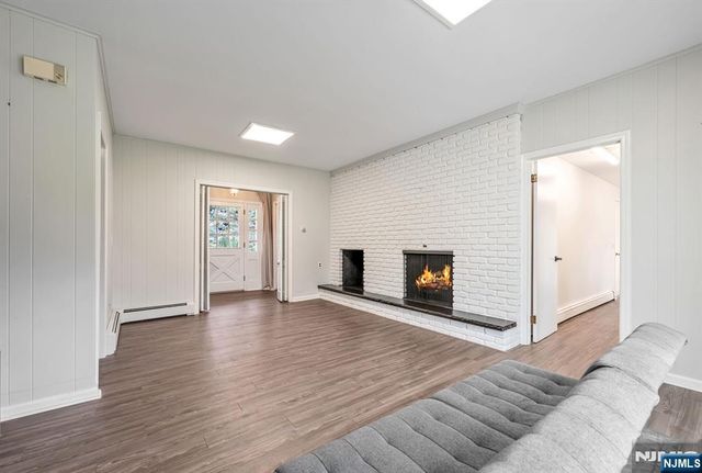44 Deerfield Terrace, Mahwah, NJ 07430
