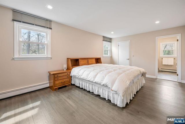 44 Deerfield Terrace, Mahwah, NJ 07430