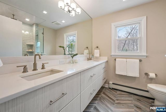 44 Deerfield Terrace, Mahwah, NJ 07430