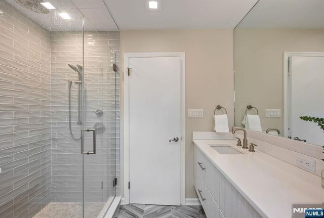 44 Deerfield Terrace, Mahwah, NJ 07430