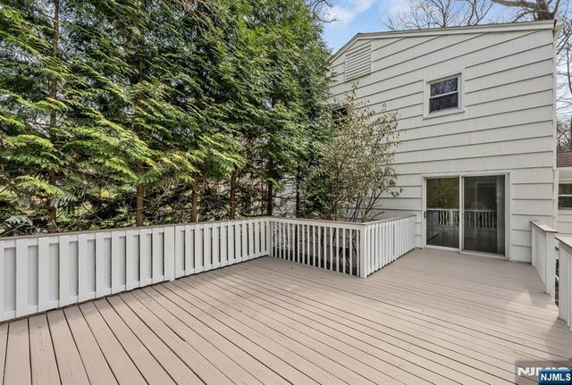 44 Deerfield Terrace, Mahwah, NJ 07430