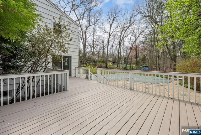 44 Deerfield Terrace, Mahwah, NJ 07430