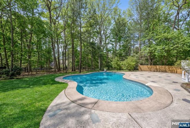 44 Deerfield Terrace, Mahwah, NJ 07430