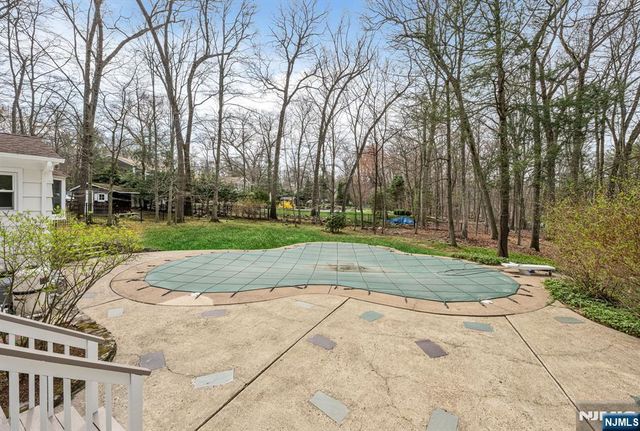 44 Deerfield Terrace, Mahwah, NJ 07430