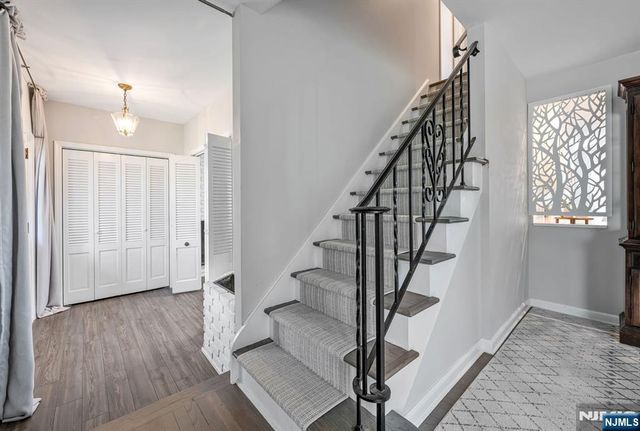44 Deerfield Terrace, Mahwah, NJ 07430