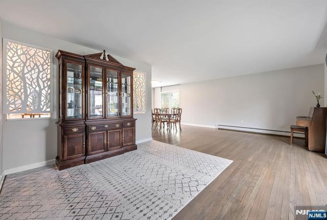 44 Deerfield Terrace, Mahwah, NJ 07430