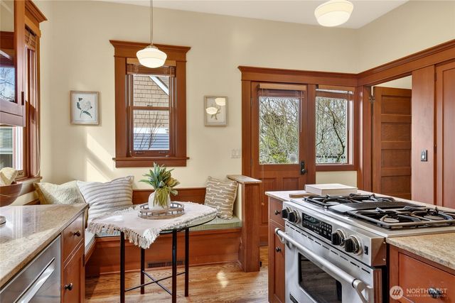 4223 Interlake Avenue N, Seattle, WA 98103