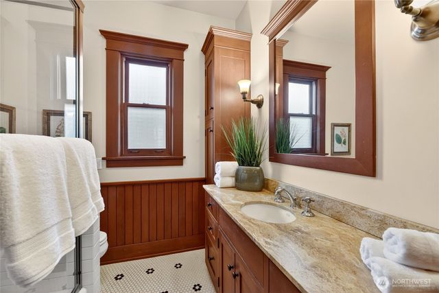 4223 Interlake Avenue N, Seattle, WA 98103