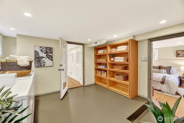 4223 Interlake Avenue N, Seattle, WA 98103