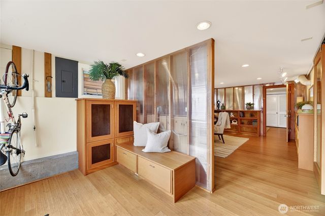 4223 Interlake Avenue N, Seattle, WA 98103