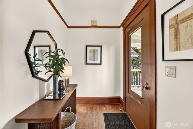 4223 Interlake Avenue N, Seattle, WA 98103