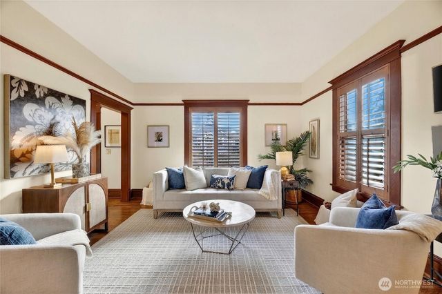 4223 Interlake Avenue N, Seattle, WA 98103