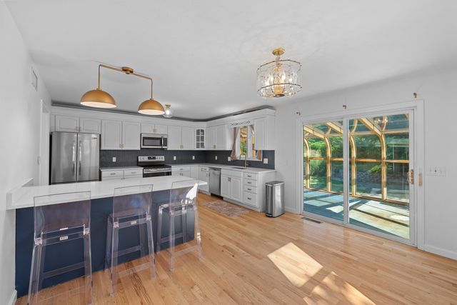 13 Crosby Rd, Grafton, MA 01519