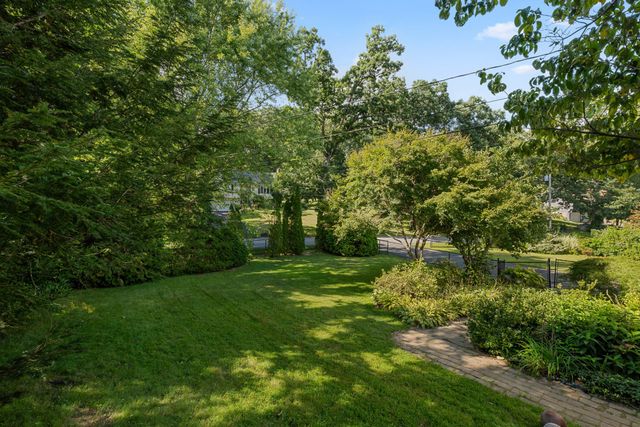 13 Crosby Rd, Grafton, MA 01519