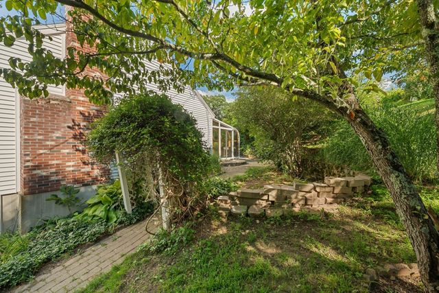13 Crosby Rd, Grafton, MA 01519
