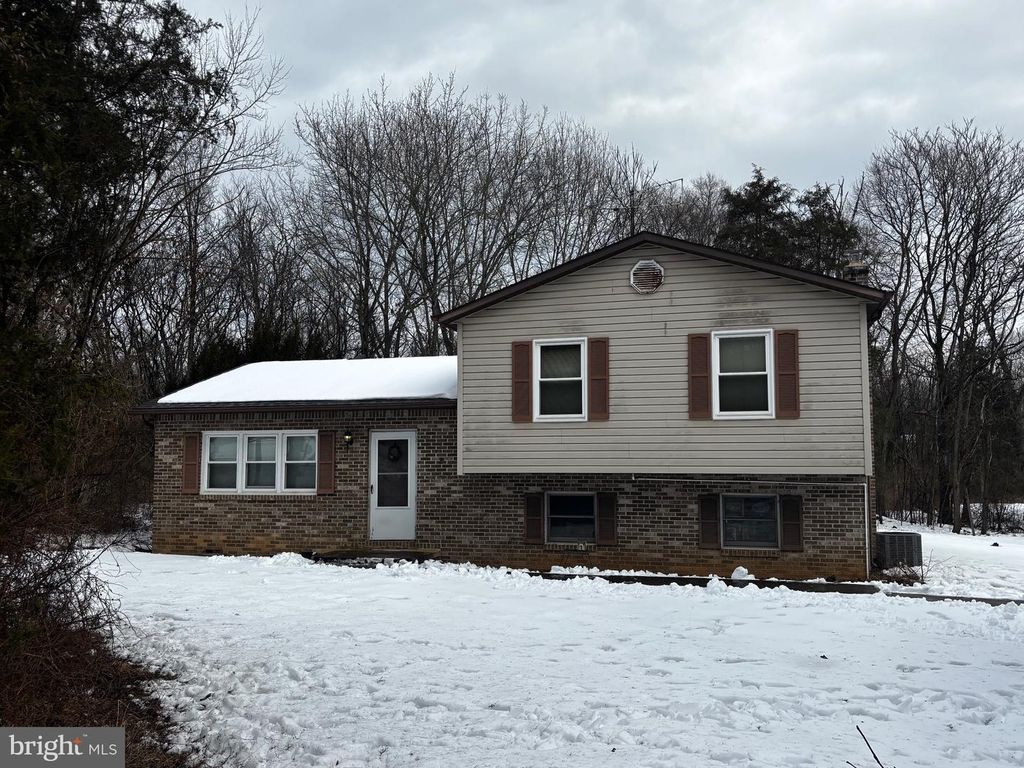 224 DITTO FARM, Falling Waters, WV 25419