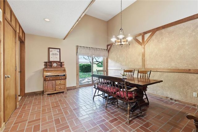 18520 178th Street, Tonganoxie, KS 66086