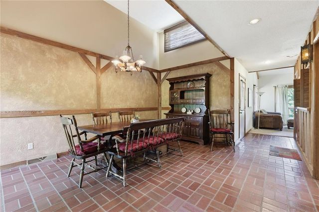 18520 178th Street, Tonganoxie, KS 66086