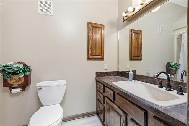 18520 178th Street, Tonganoxie, KS 66086