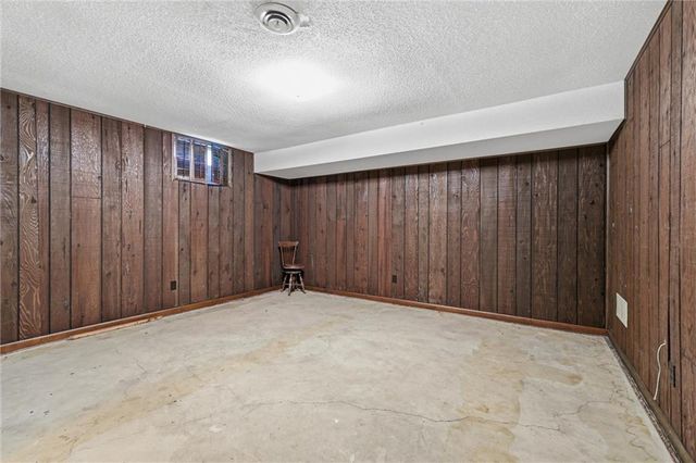18520 178th Street, Tonganoxie, KS 66086