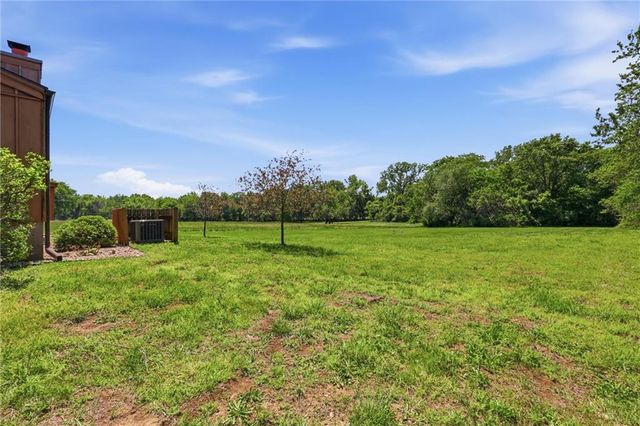 18520 178th Street, Tonganoxie, KS 66086