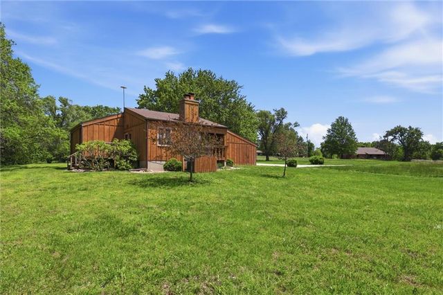 18520 178th Street, Tonganoxie, KS 66086