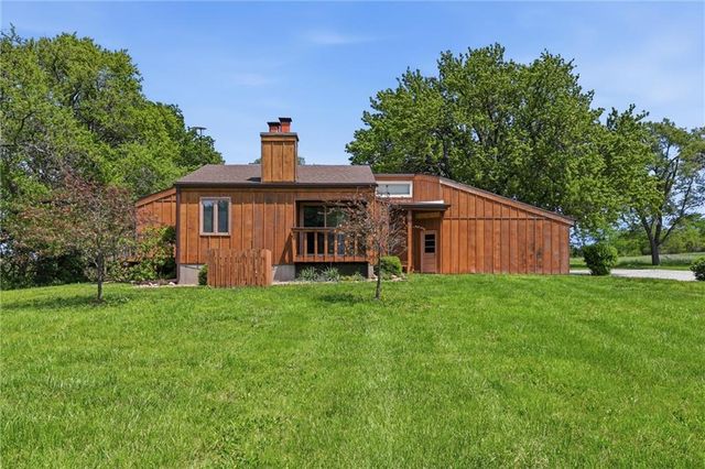 18520 178th Street, Tonganoxie, KS 66086