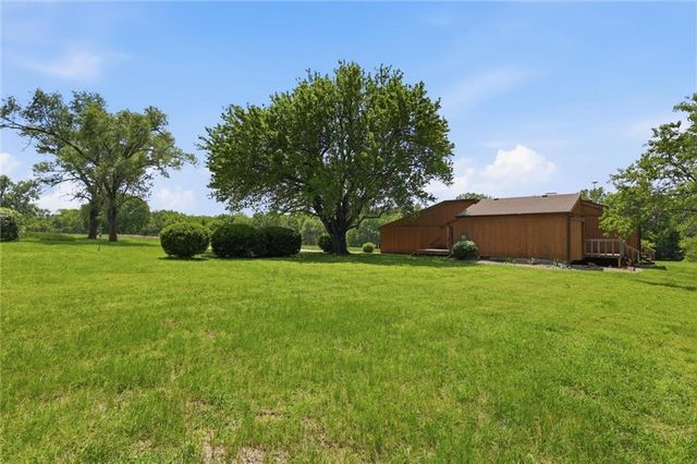 18520 178th Street, Tonganoxie, KS 66086