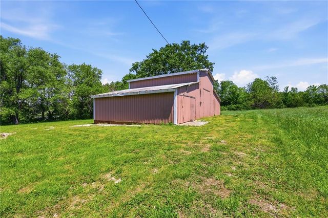 18520 178th Street, Tonganoxie, KS 66086