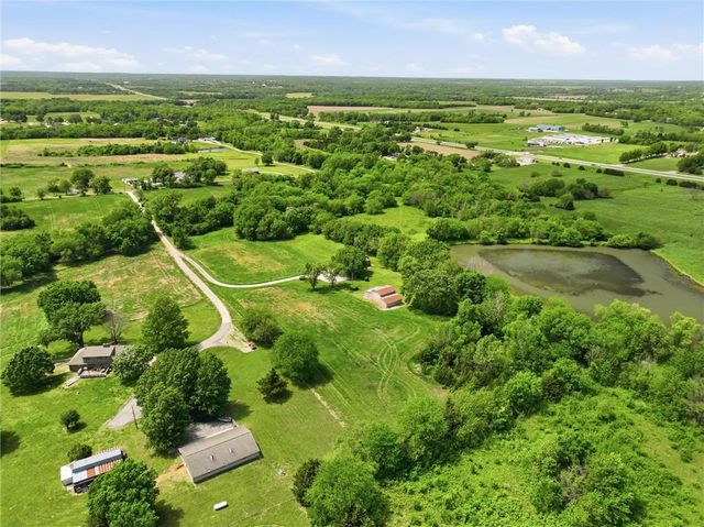 18520 178th Street, Tonganoxie, KS 66086