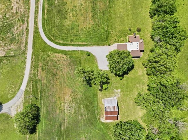 18520 178th Street, Tonganoxie, KS 66086