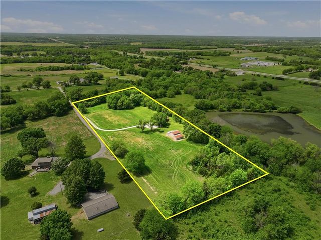 18520 178th Street, Tonganoxie, KS 66086