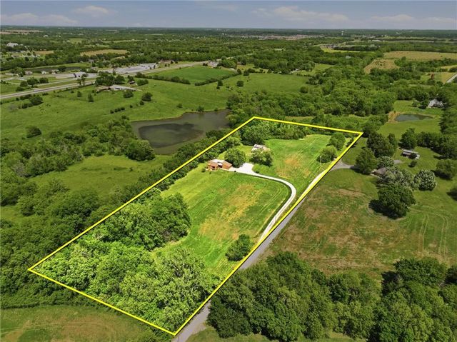 18520 178th Street, Tonganoxie, KS 66086