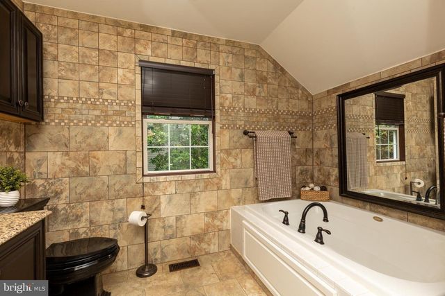 1 SALINA CT, Hockessin, DE 19707