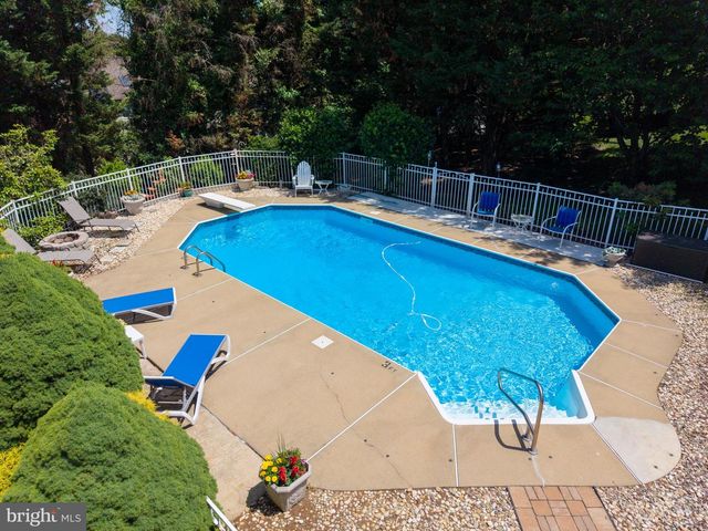 1 SALINA CT, Hockessin, DE 19707
