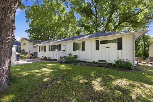 11301 Spring Valley Road, Kansas City, MO 64134