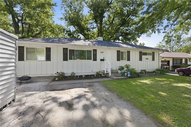 11301 Spring Valley Road, Kansas City, MO 64134