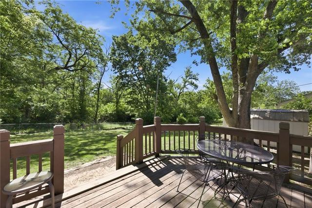 11301 Spring Valley Road, Kansas City, MO 64134