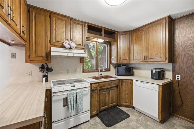 11301 Spring Valley Road, Kansas City, MO 64134