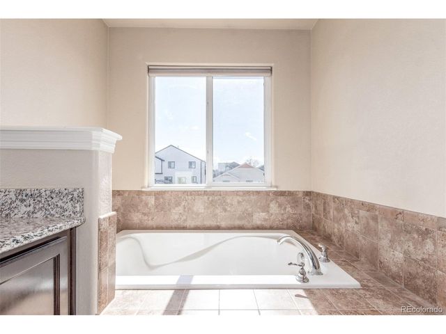 6654 12th St, Frederick, CO 80530