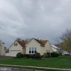 7 QUINCY MANOR LANE, Burlington, NJ 08016